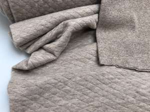 Quiltet jersey - flot taupe bomuldsquilt